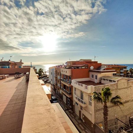 Beautiful Renovated Apartment With Air Conditioning Just Steps From The Sea In Playa San Juan Екстериор снимка