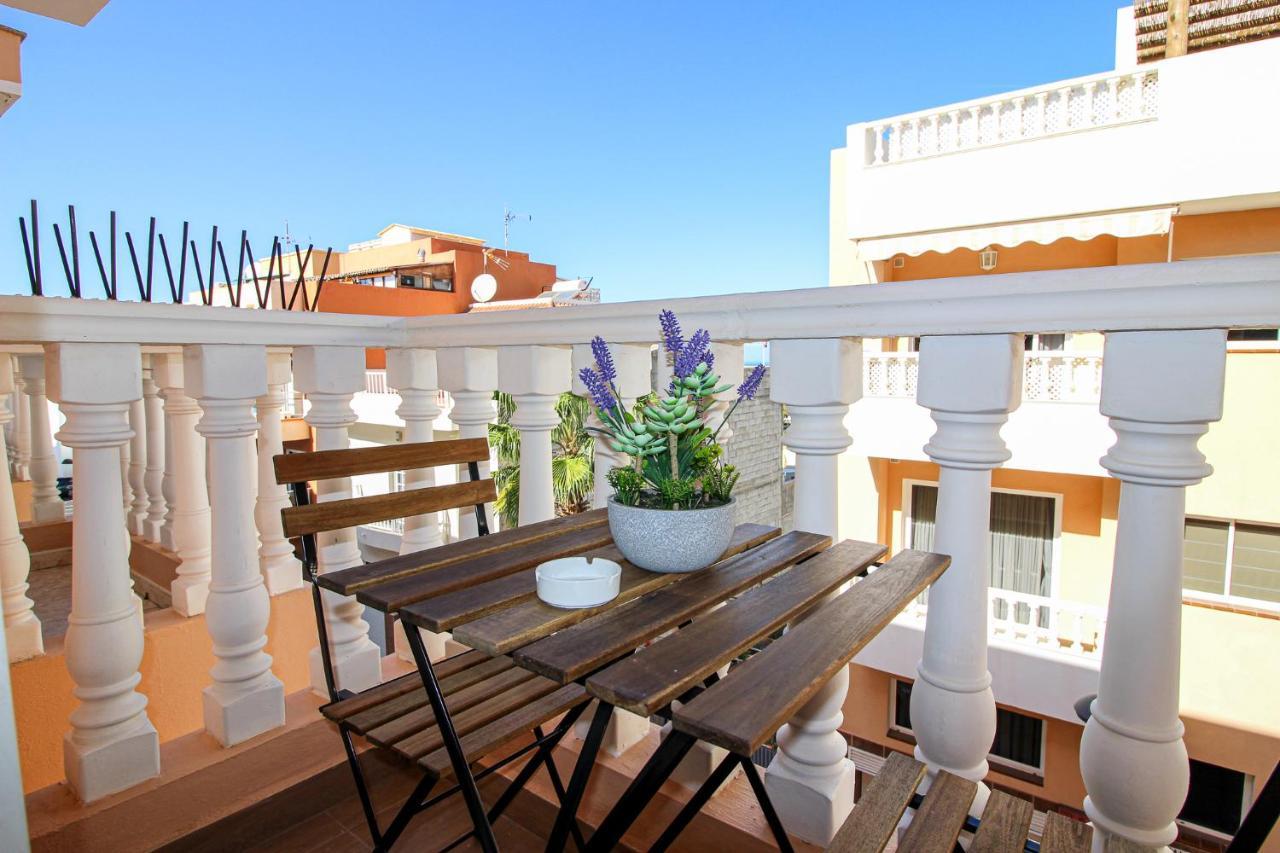 Beautiful Renovated Apartment With Air Conditioning Just Steps From The Sea In Playa San Juan Екстериор снимка