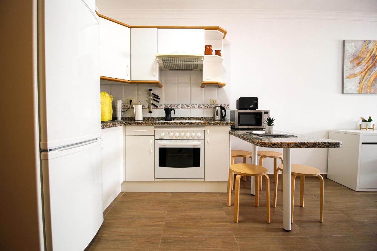 Beautiful Renovated Apartment With Air Conditioning Just Steps From The Sea In Playa San Juan Екстериор снимка