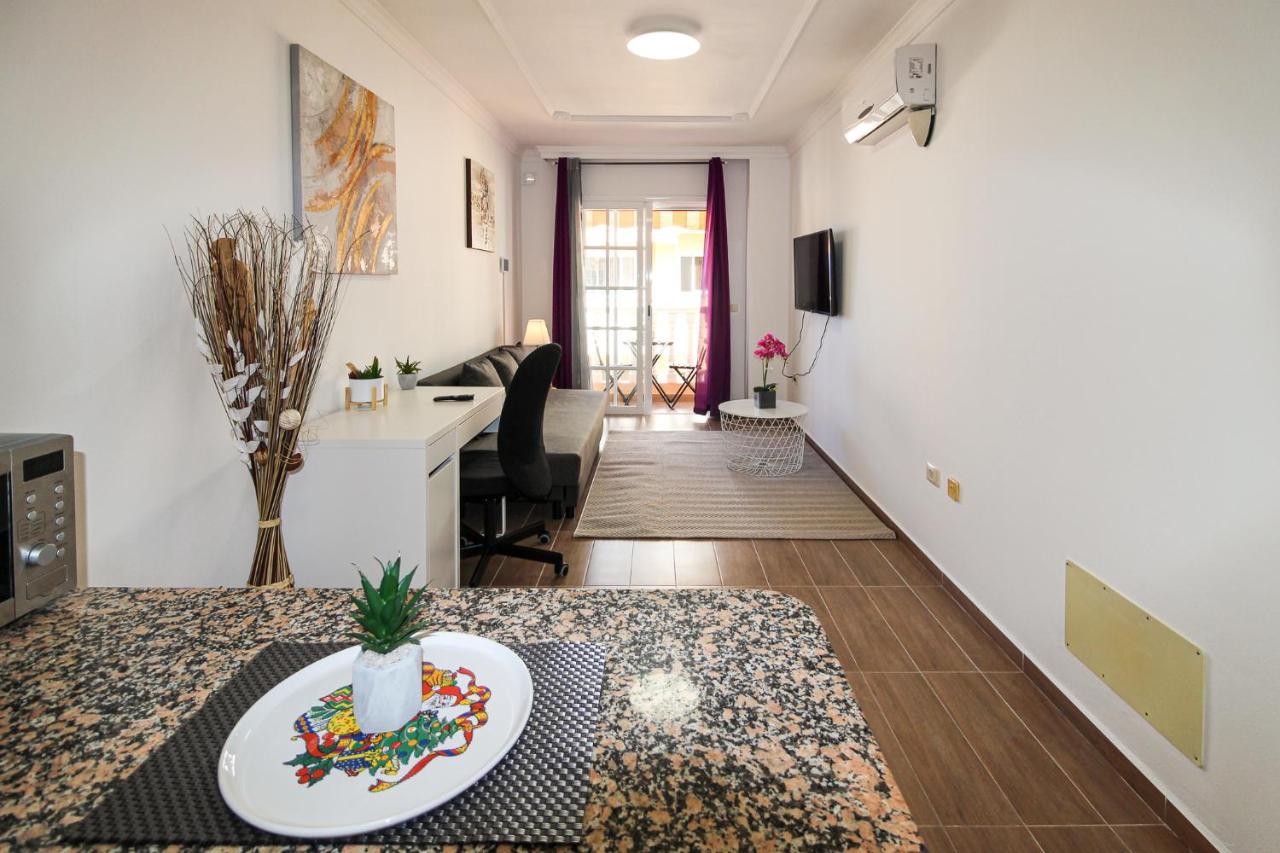 Beautiful Renovated Apartment With Air Conditioning Just Steps From The Sea In Playa San Juan Екстериор снимка