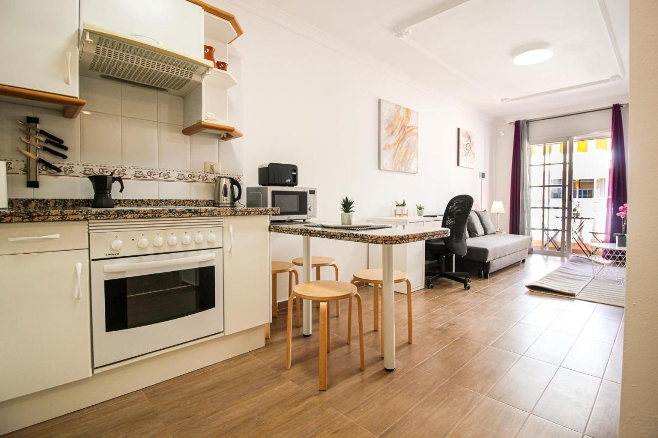 Beautiful Renovated Apartment With Air Conditioning Just Steps From The Sea In Playa San Juan Екстериор снимка