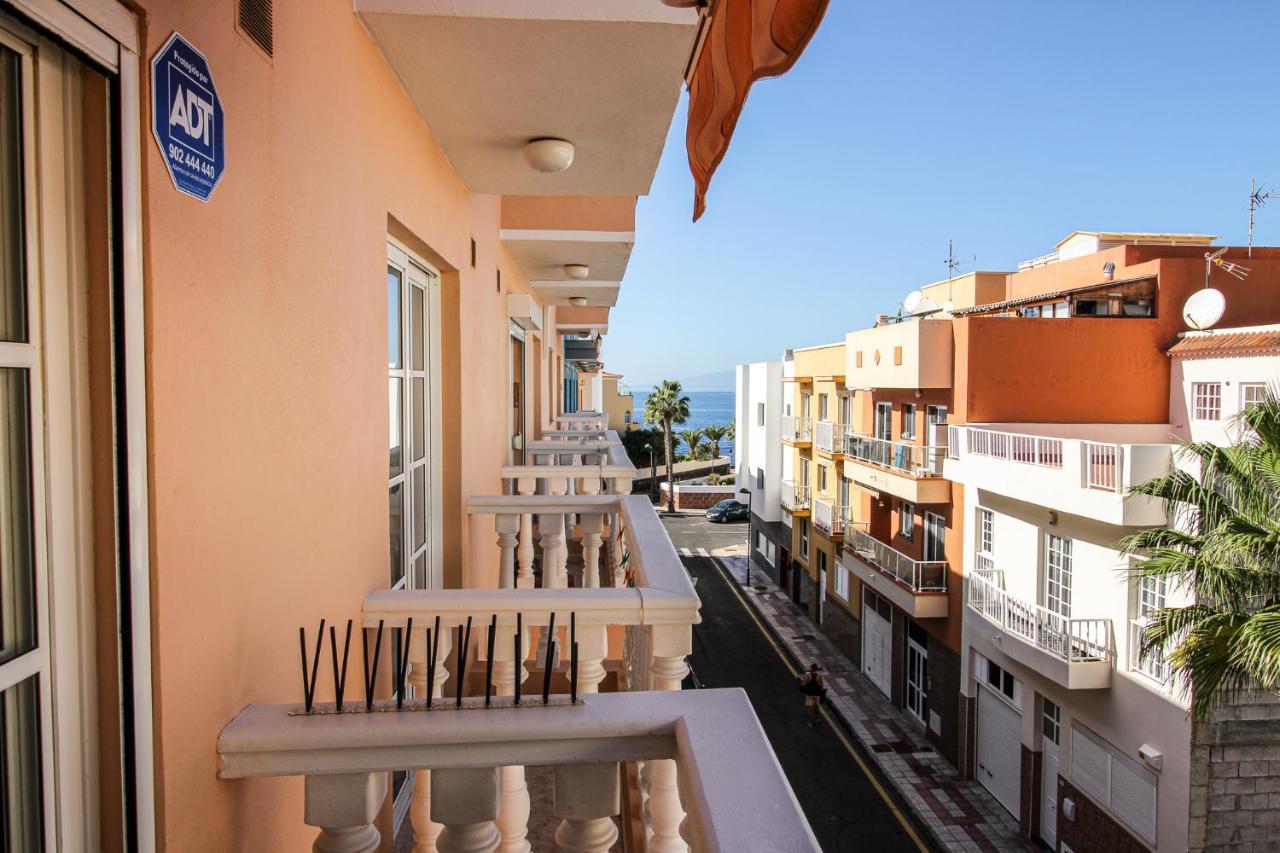 Beautiful Renovated Apartment With Air Conditioning Just Steps From The Sea In Playa San Juan Екстериор снимка