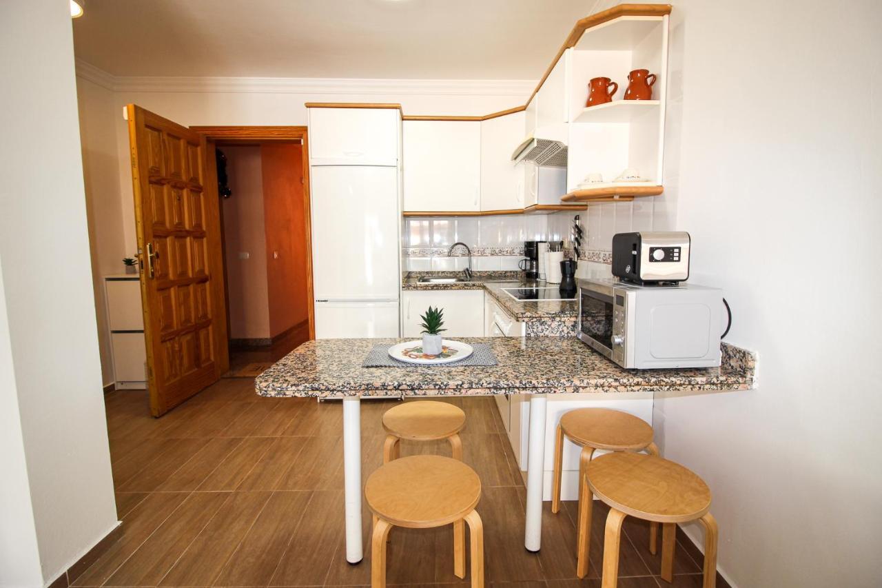 Beautiful Renovated Apartment With Air Conditioning Just Steps From The Sea In Playa San Juan Екстериор снимка