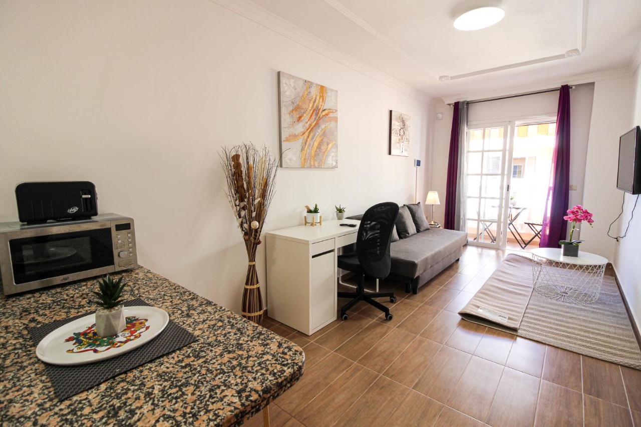 Beautiful Renovated Apartment With Air Conditioning Just Steps From The Sea In Playa San Juan Екстериор снимка