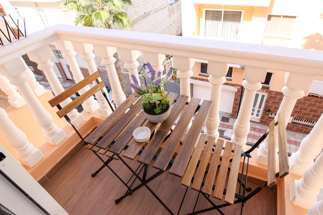 Beautiful Renovated Apartment With Air Conditioning Just Steps From The Sea In Playa San Juan Екстериор снимка